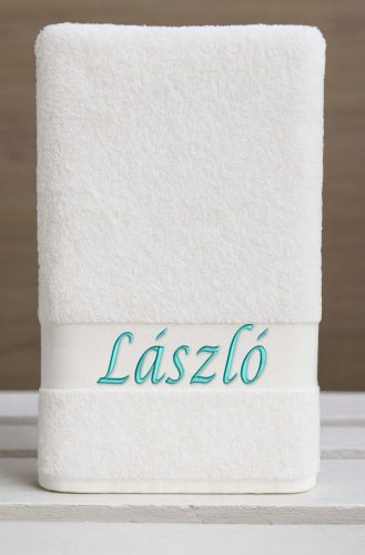 Egyedi névvel hímzett törölköző/Fehér türkiz Classic Charm