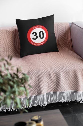 Behajtani tilos táblás fekete Párna/Feliratozható!