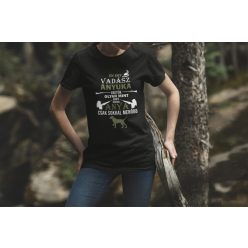 Vadász anyuka fekete póló