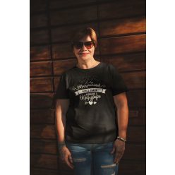 Nagymamának nincs párja fekete póló