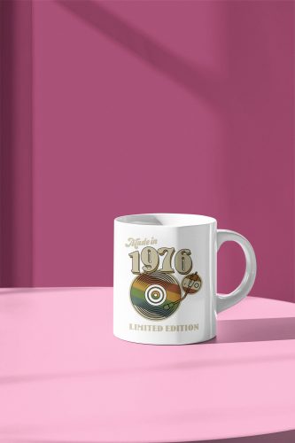 Vintage születésnapi bögre dátummal/Feliratozható!