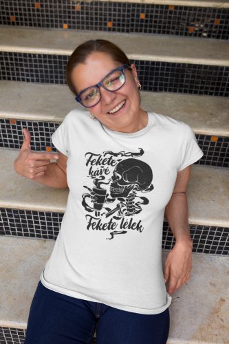 Fekete kávé fehér póló