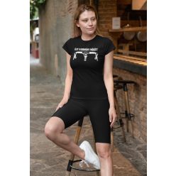 Élet a kormány mögött fekete póló