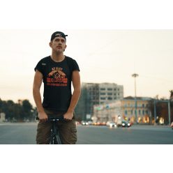 Az élet egy gyönyörű utazás fekete póló